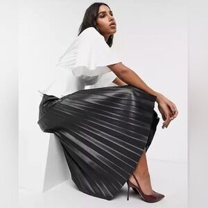 NWT MANGO FAUX-LEATHER PLEATED SKIRT 1XL